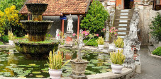 Der Tempel Brahma Vihara Ashrama in Nordbali