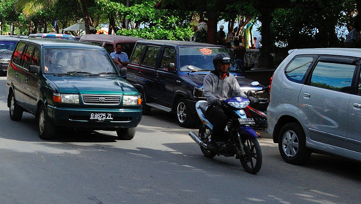 Strassenverkehr in Indonesien