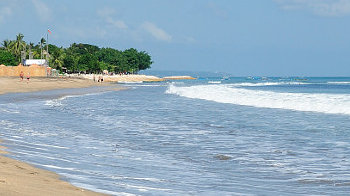 Der feine Sandstrand von Canggu, Südbali