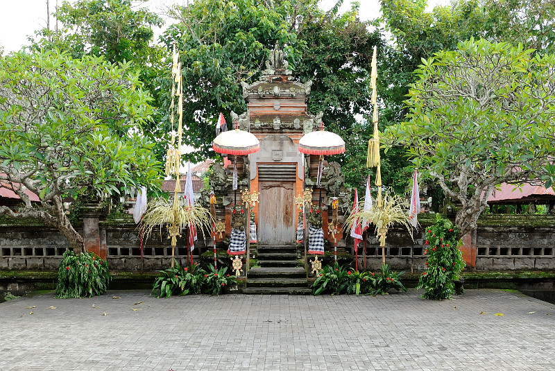 Bühne für den Barong Tanz auf Bali