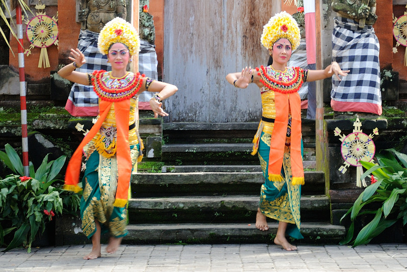 Legong im Barong Tanz auf Bali