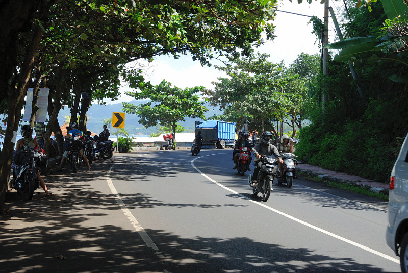 Strasse durch Candi Dasa, Bali
