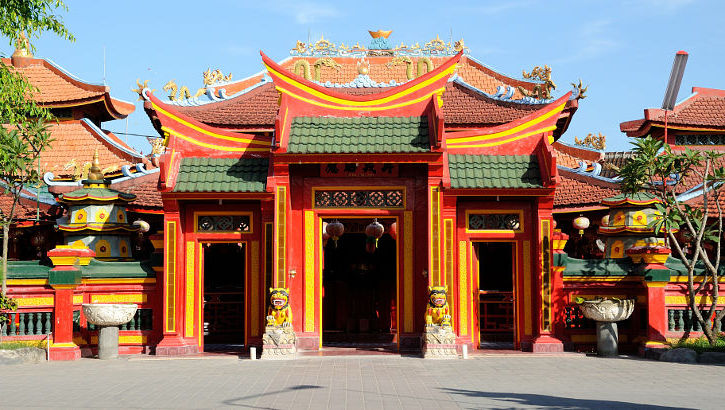 Tanjung Benoa hat ausser seiner Wassersportmöglichkeiten auch einen chinesischen Tempel zu bieten Chinesischer Tempel in Tanjung Benoa, Bali