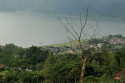 Der weitläufige Kratersee des Gunung Batur ist über 100 Meter tief und damit der tiefste Kratersee der Welt Kratersee des Gunung Batur, Bali