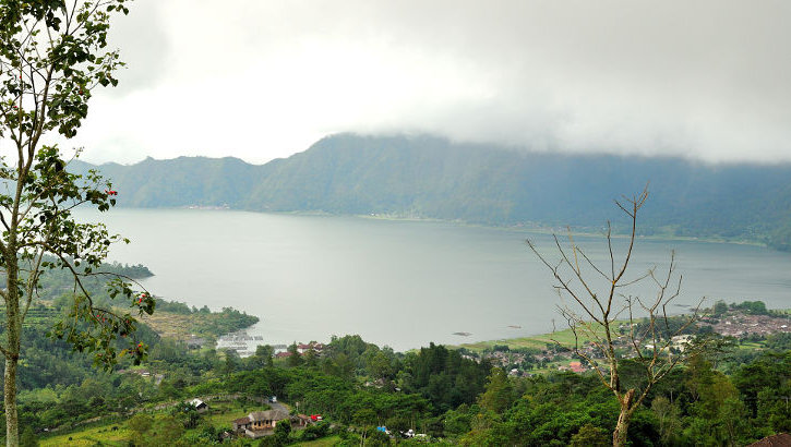Kratersee des Vulkans Gunung Batur