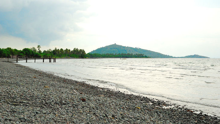 Der Strand von Pemuteran eignet sich weniger für Badende, dafür um so mehr für Taucher und Schnorchler Strand von Pemuteran, Bali