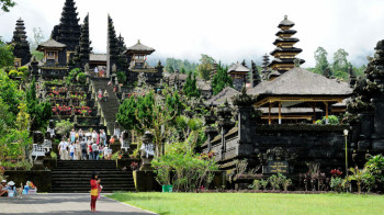 Der Pura Besakih ist Balis größte und heiligste Tempelanlage. Er liegt am Gunung Agung und wird auch Muttertempel genannt Pura Besakih am Gunung Agung, Bali