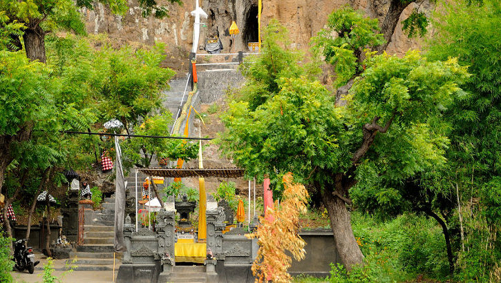 Pura Goa Tirta Sunia, Bali