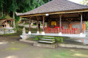 Das Tempelinnere mit den Pavillons, den Bale, gleicht dem der meisten anderen balinesischen Tempel Tempelhof des Pura Kehen in Bangli, Bali