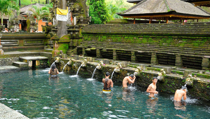 Badebecken im Pura Tirta Empul, Bali