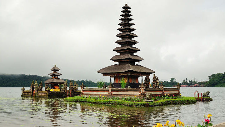 Tempel im Bratan See, Zentralbali
