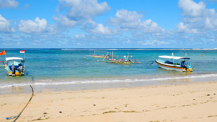 Die kleine Insel Nusa Lembongan in Südbali bietet schöne Strände und tolle Tauchreviere Strand der Nusa Lembongan, Bali