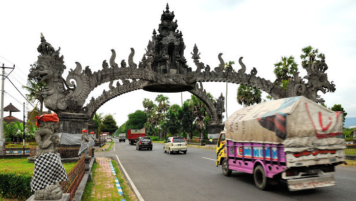 Gilimanuk ist die westlichste Stadt Balis und die Verbindung nach <a href= Tor nach Gilimanuk, Bali