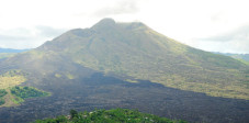 Der Vulkan Gunung Batur ist ebenso imposant wie aktiv. Hier sieht man noch die Spuren des letzten Ausbruchs Vulkan Gunung Batur, Bali