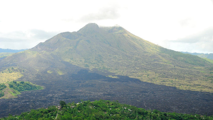 Der Vulkan Gunung Batur ist ebenso imposant wie aktiv. Hier sieht man noch die Spuren des letzten Ausbruchs Vulkan Gunung Batur, Bali