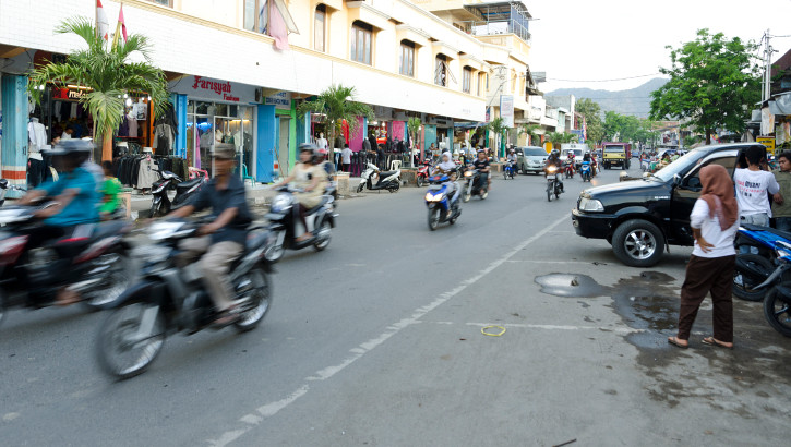 Die Kleinstadt Sumbawa Besar auf Sumbawa, Indonesien
