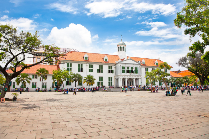 Rathausplatz Taman Fatahillah mit Museum Serejah Jakarta, Java, Indonesien
