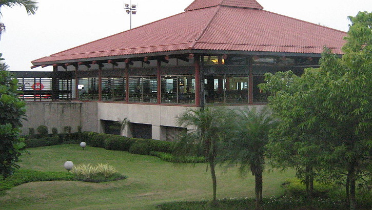 Wartehalle des Soekarno Hatta Flughafens in Jakarta, Java, Indonesien